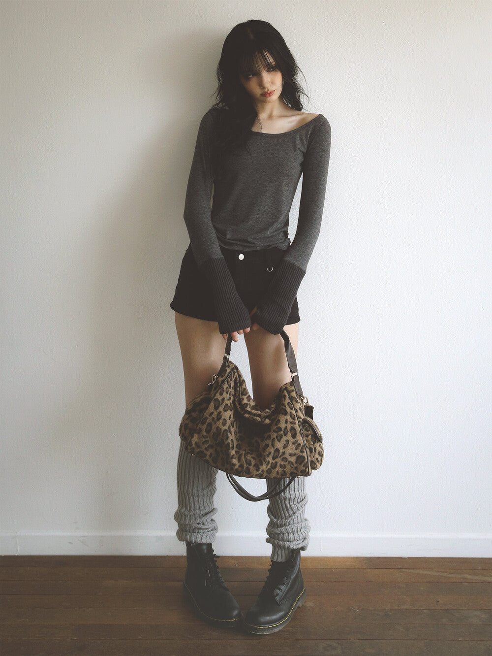[ Pre-order ] Wool Leopard Pillow Bag Beige