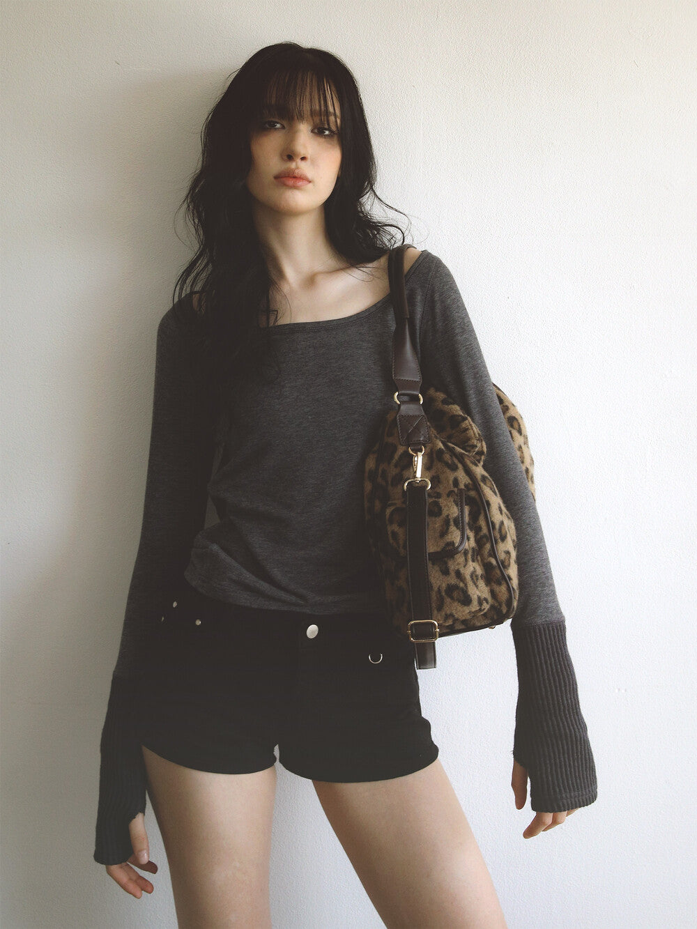 [ Pre-order ] Wool Leopard Pillow Bag Beige