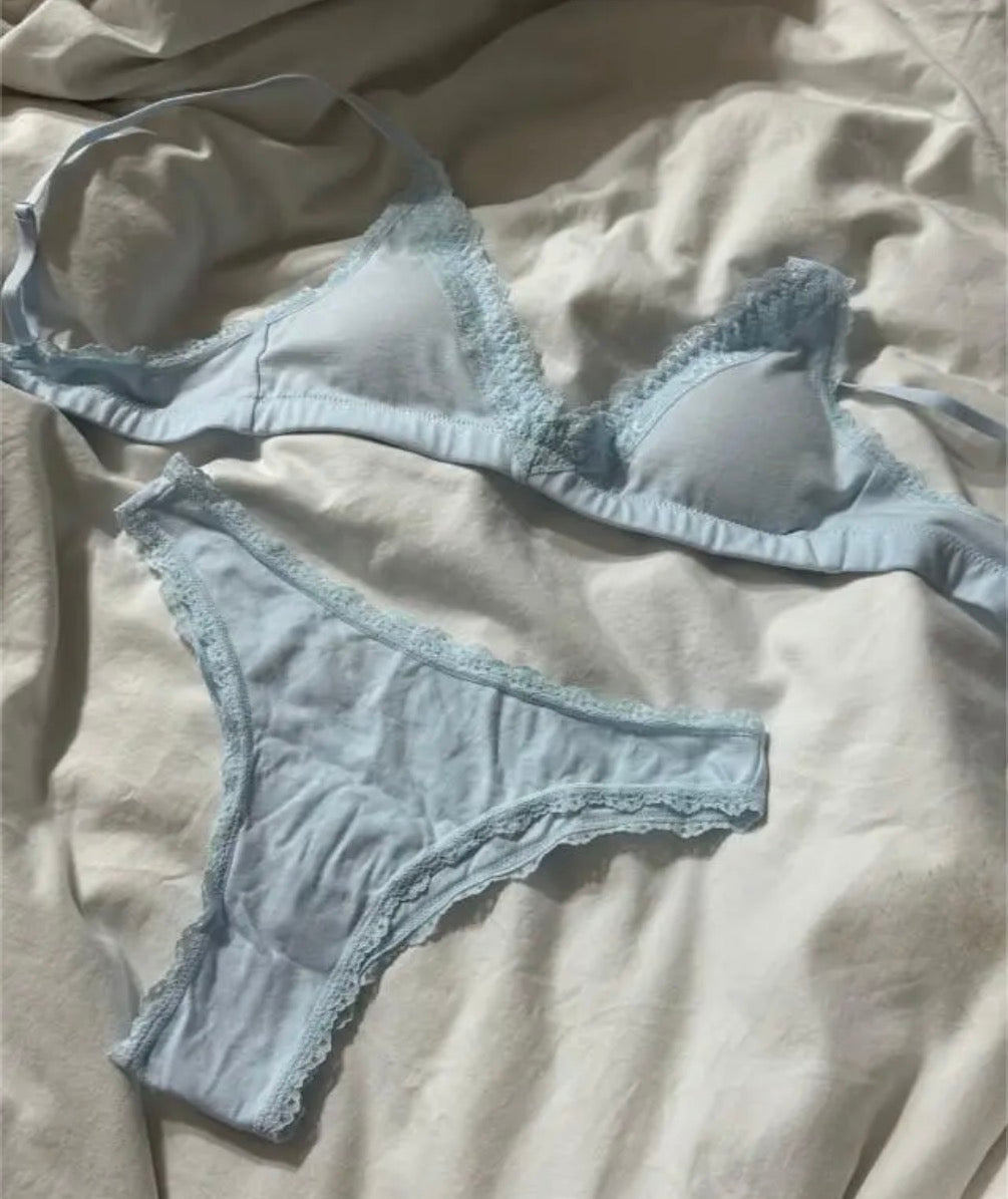 [ Pre-order ] Triangle Lace Bralette