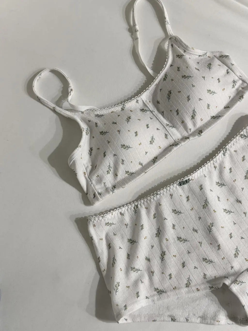 [ Pre-order ] Pony Bell Scoop Neck Bra & Panty Set