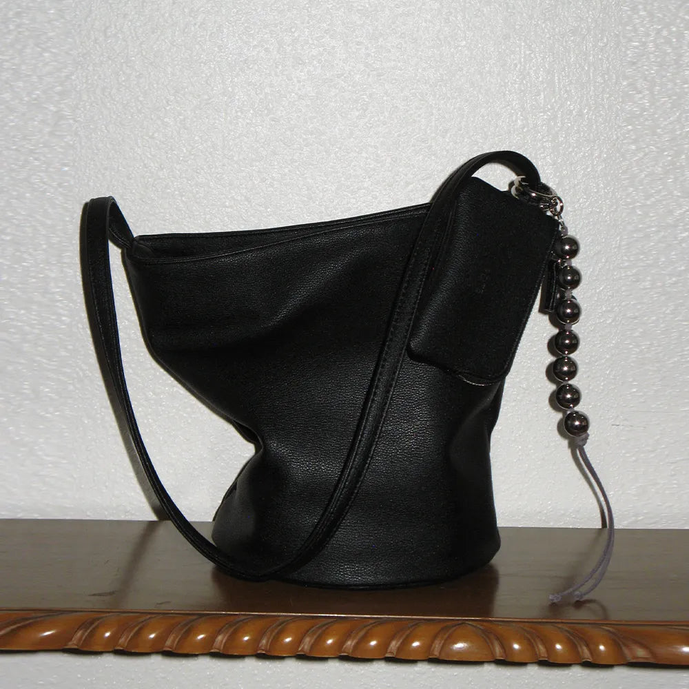 [ Pre-order ] 0016 Soft Bucket Bag ( 送吊飾&小pouch )