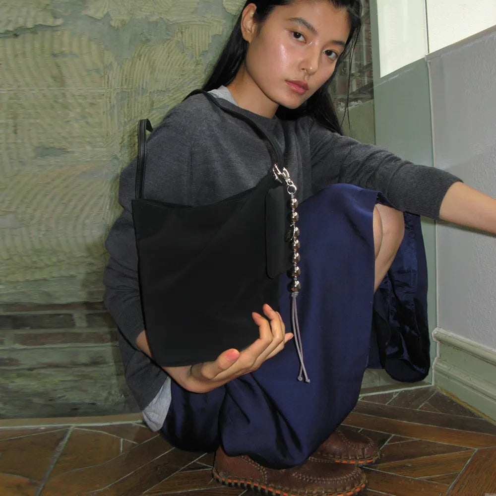 [ Pre-order ] 0016 Soft Bucket Bag ( 送吊飾&小pouch )
