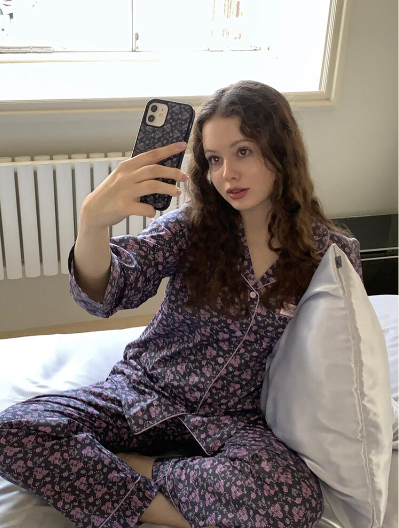 [ Pre-order ] Vintage Heart Flower Phone Case