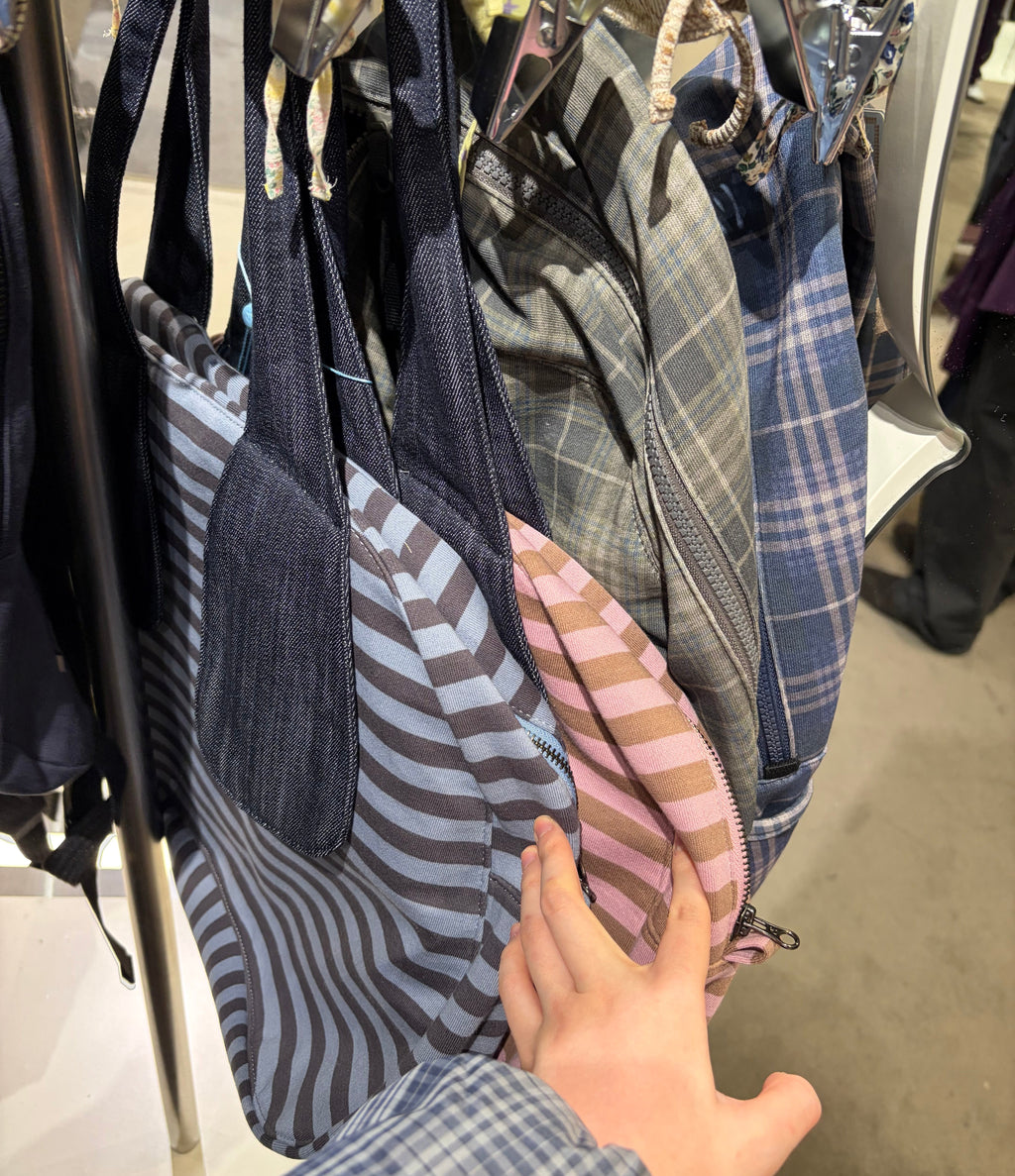 [ Pre-order ] Ema Tiny Friends Stripe Bag