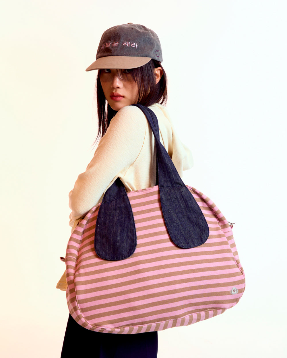 [ Pre-order ] Ema Tiny Friends Stripe Bag