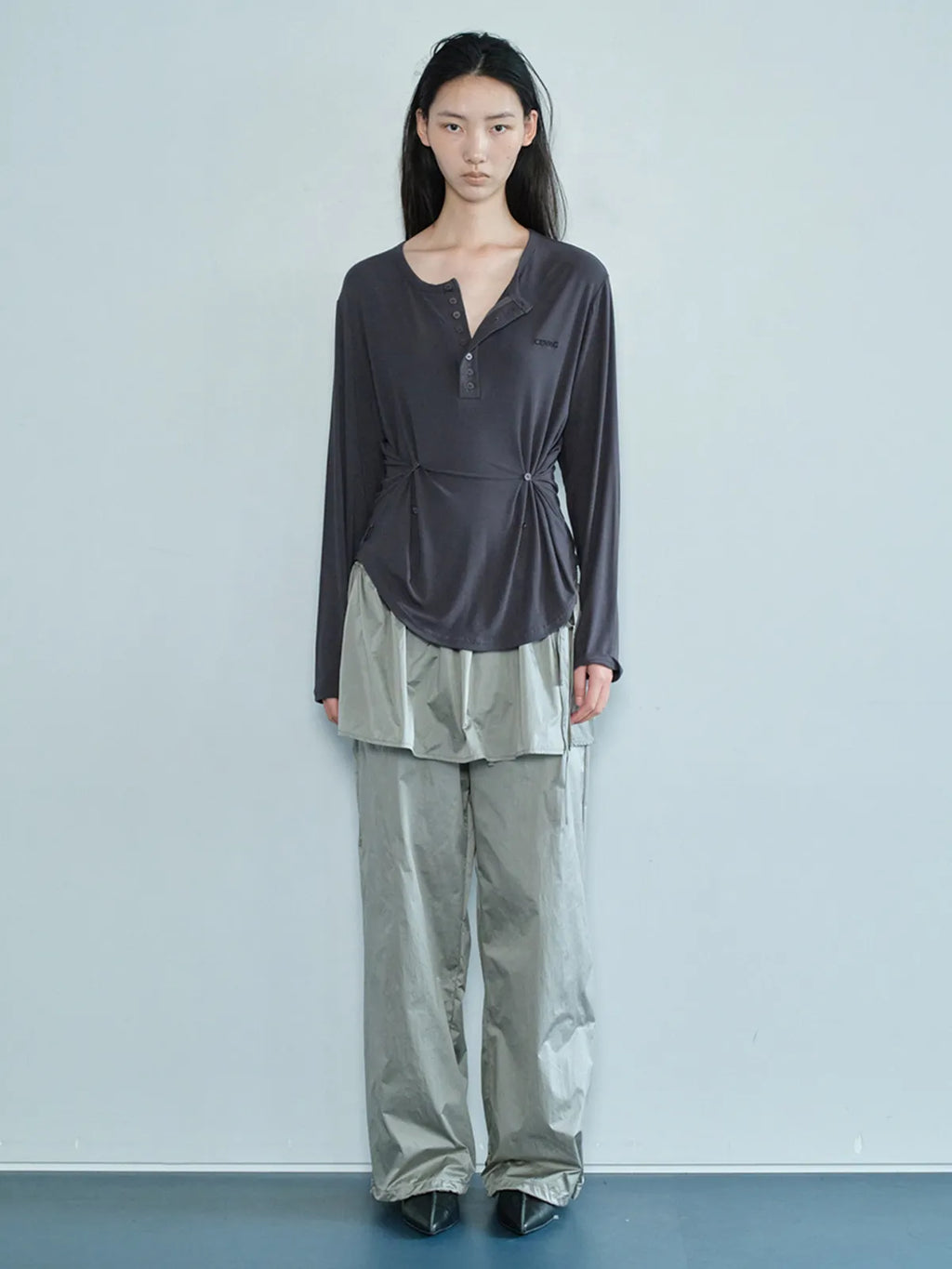 [ Pre-order ] Button Henley Neck Top