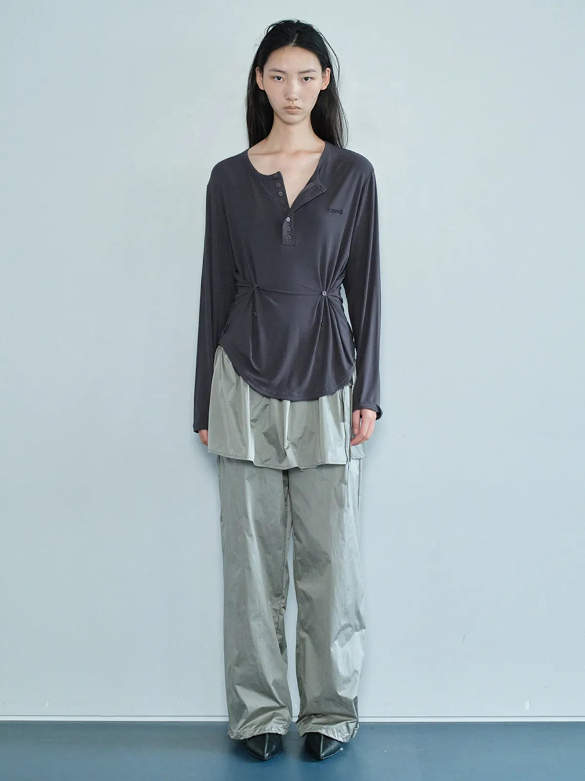 [ Pre-order ] Button Henley Neck Top