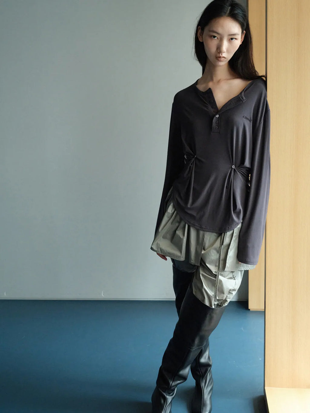 [ Pre-order ] Button Henley Neck Top