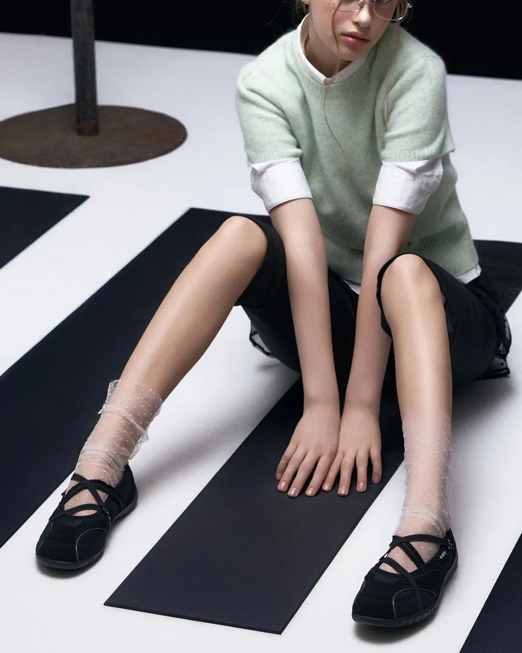 [ Pre-order ] Romary Suede Banding Sneakers
