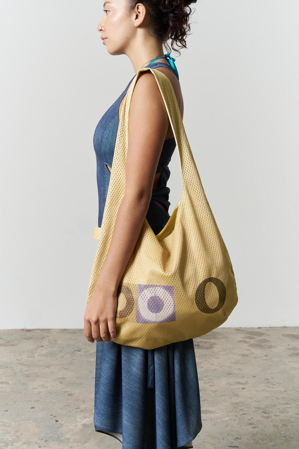 [ 店主推薦 - 現貨 ] ‘O’ Mesh Reversible Tote Bag ( 白色/黃色現貨 )