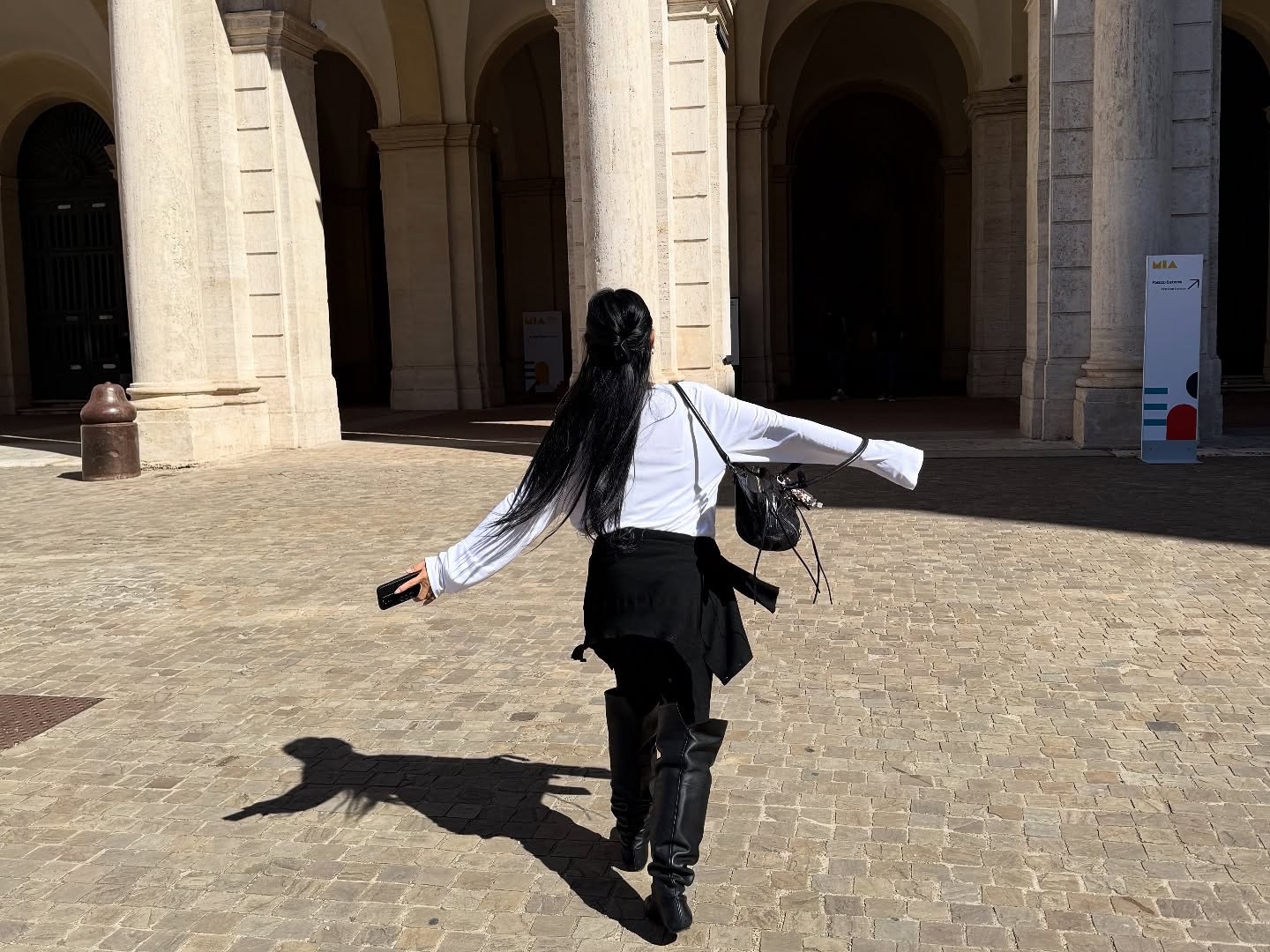 [ Pre-order ] Button Henley Neck Top